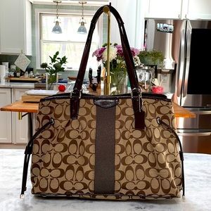 Classic Coach Shoulderbag